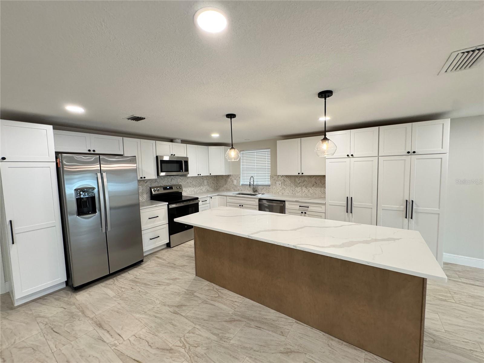 Image 9 of 25 For 4820 Shell Stream Boulevard