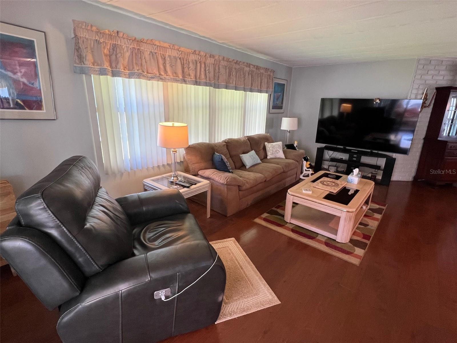 Listing photo id 16 for 29250 Us Highway 19 N 135