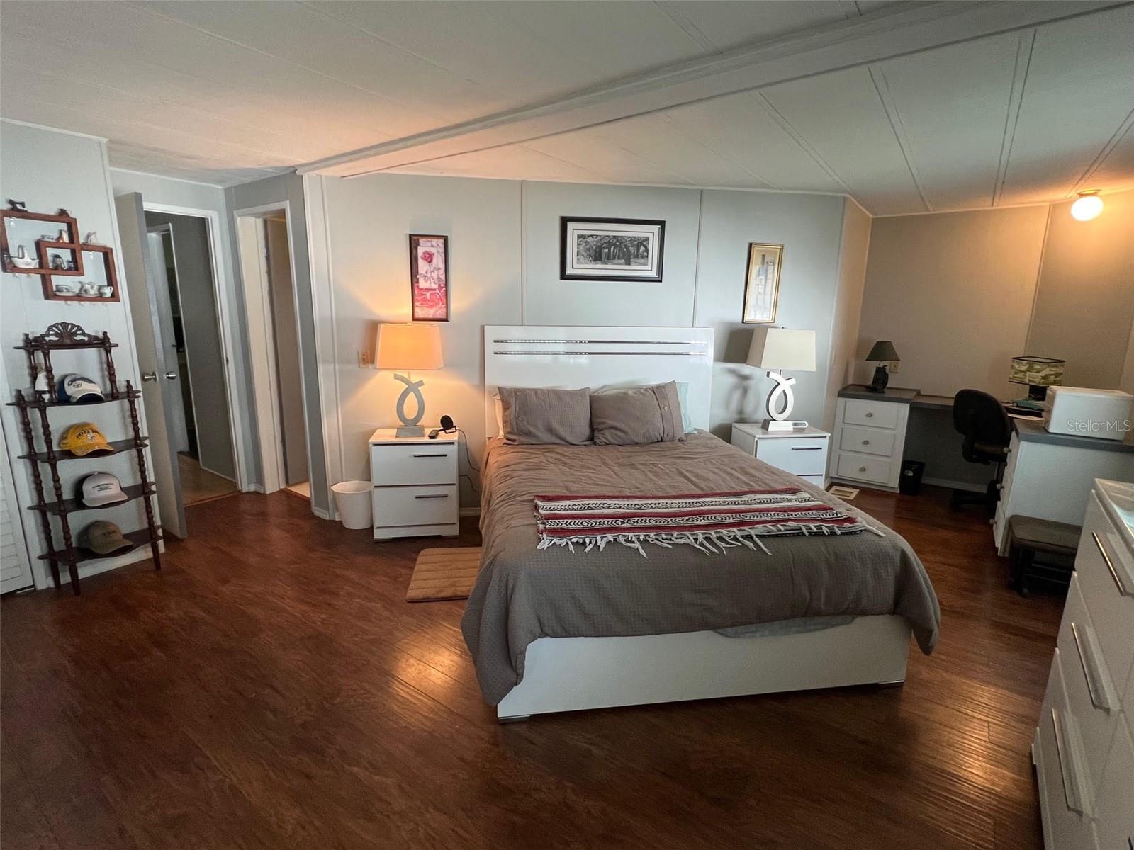 Listing photo id 27 for 29250 Us Highway 19 N 135