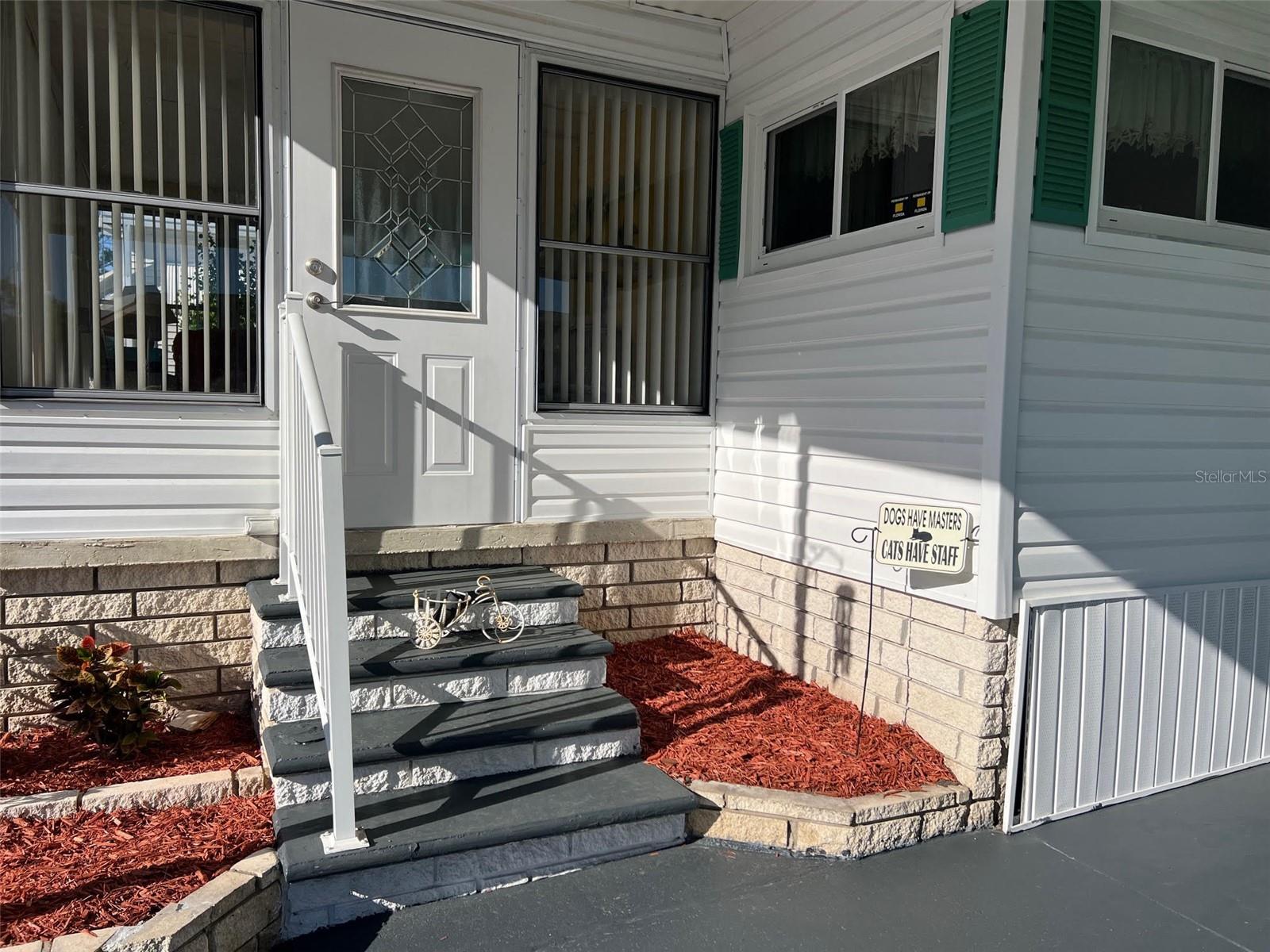 Listing photo id 5 for 29250 Us Highway 19 N 135