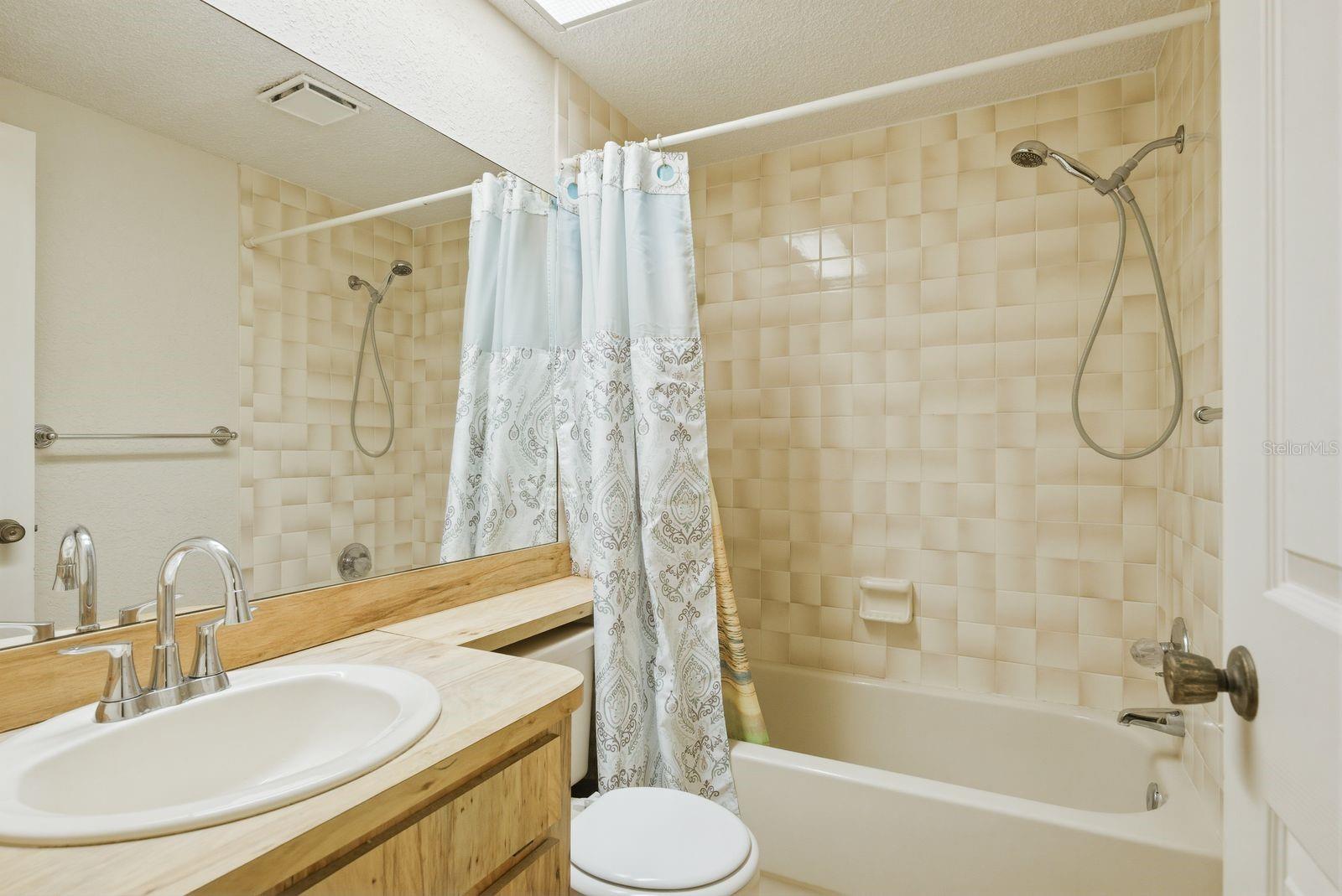 Image 14 of 27 For 10369 Dunkirk Road