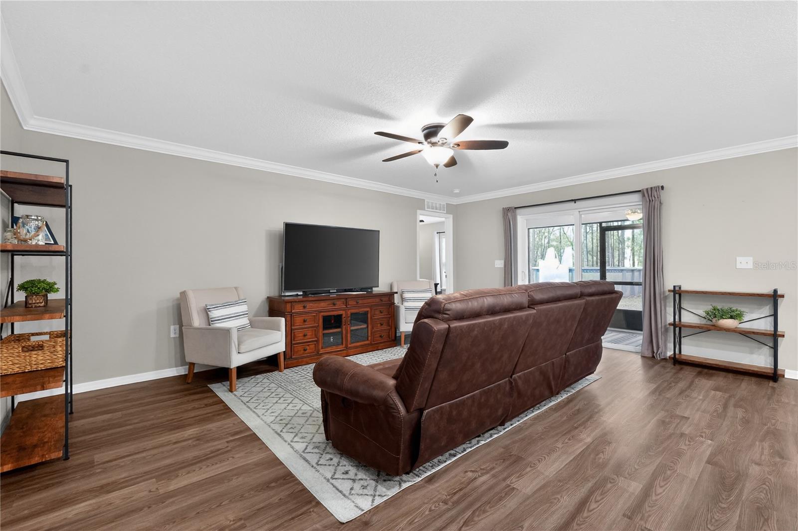 Image 9 of 30 For 10058 Athenia Drive