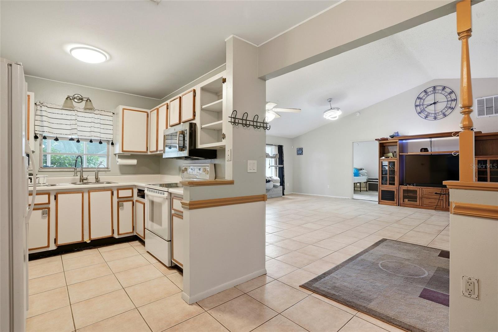 Image 11 of 28 For 4016 103rd Ave