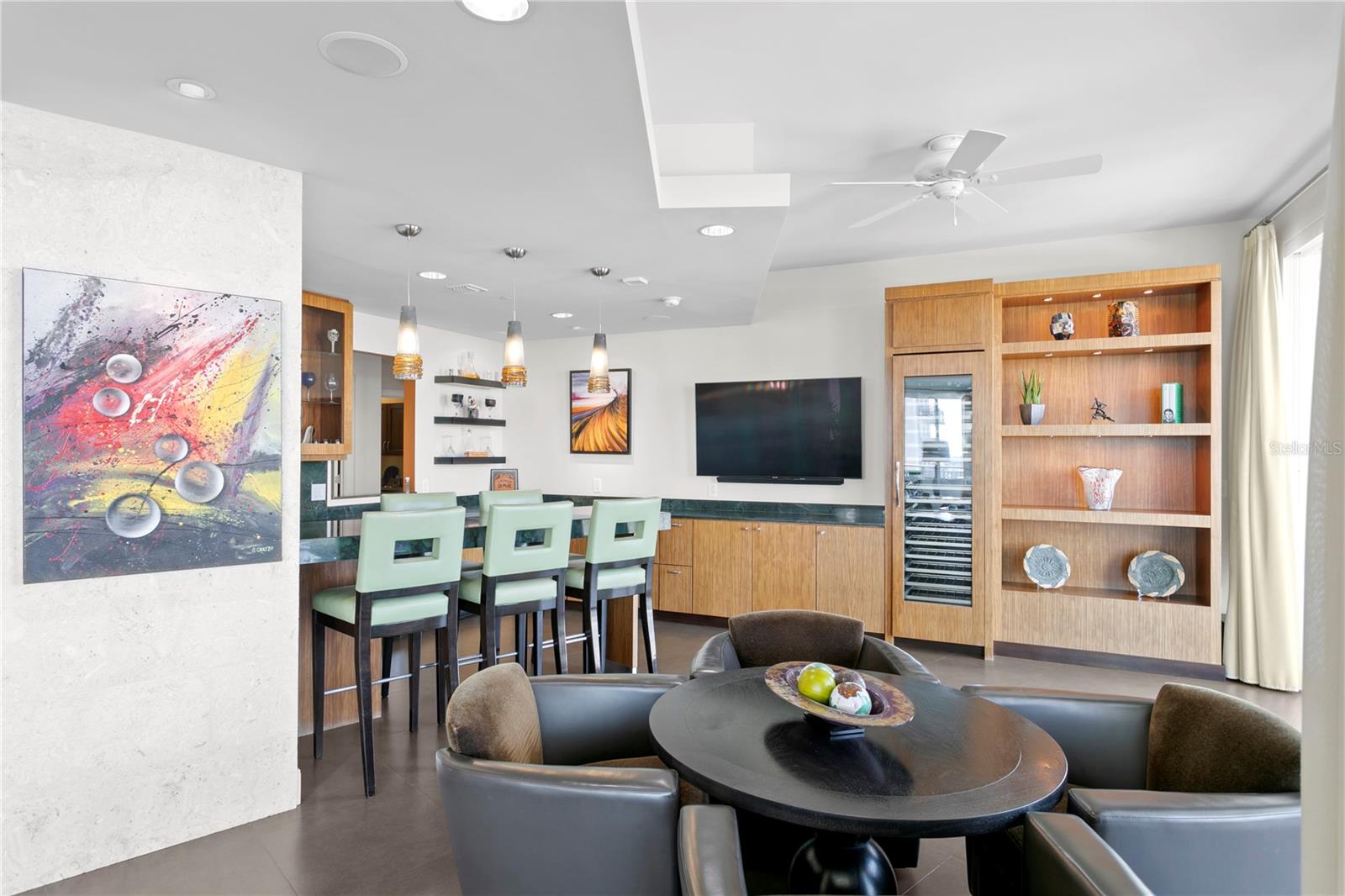 Image 13 of 52 For 450 Knights Run Avenue 1704