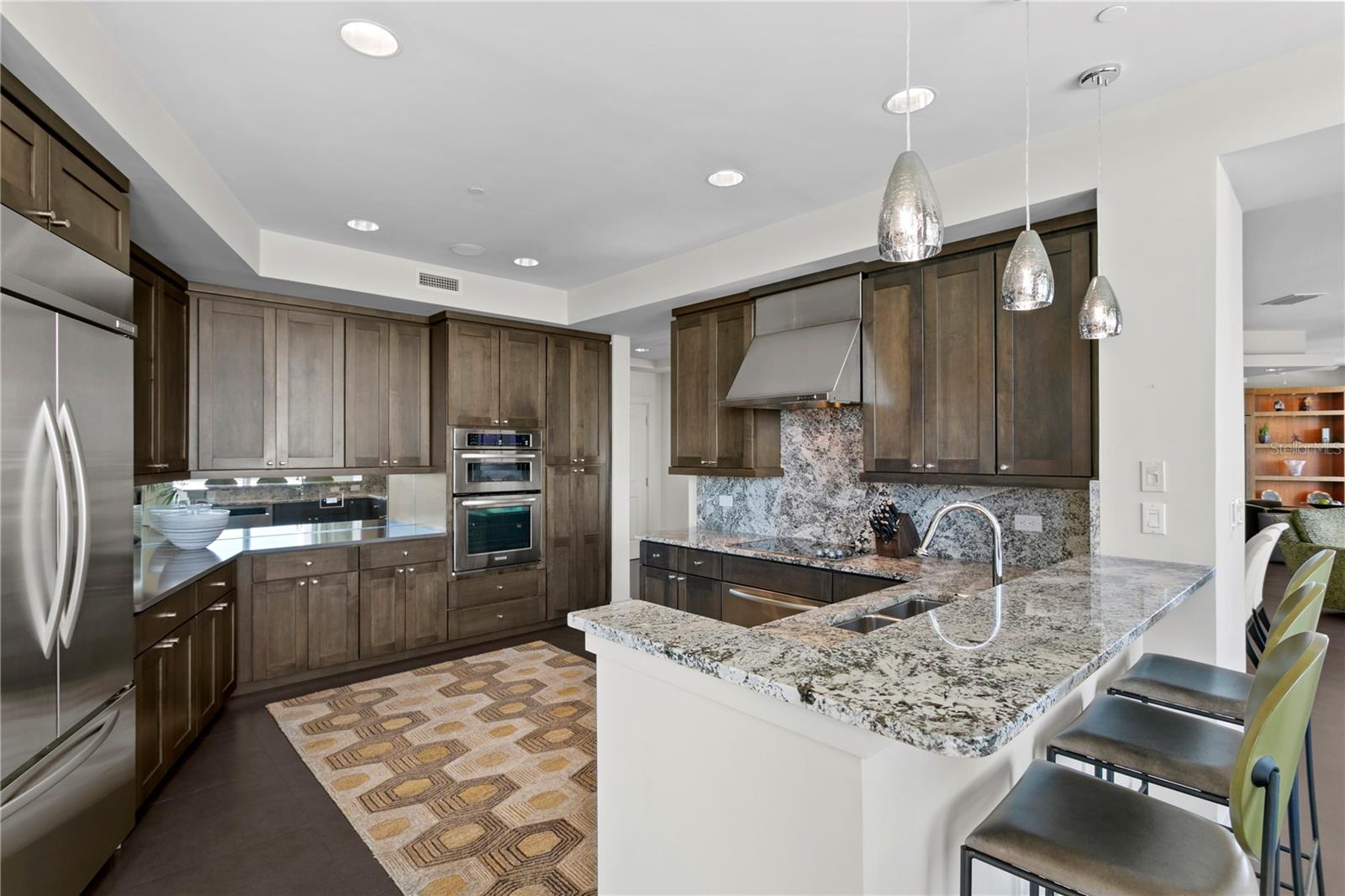 Image 18 of 52 For 450 Knights Run Avenue 1704