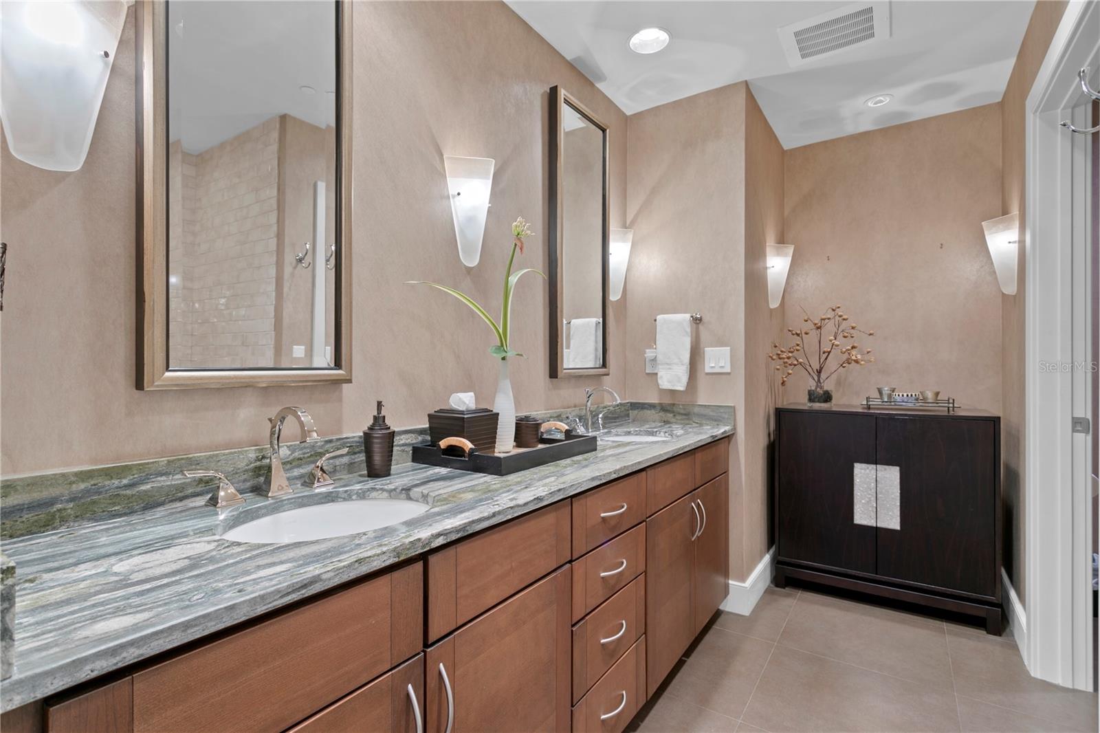 Image 28 of 52 For 450 Knights Run Avenue 1704