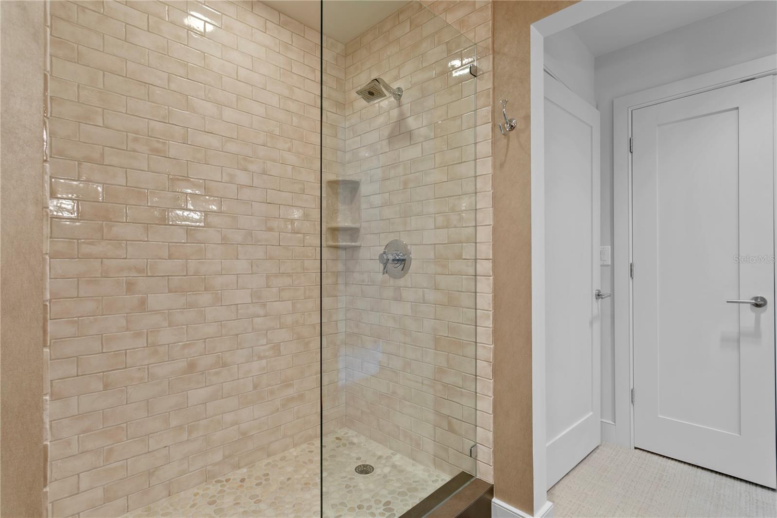 Image 29 of 52 For 450 Knights Run Avenue 1704