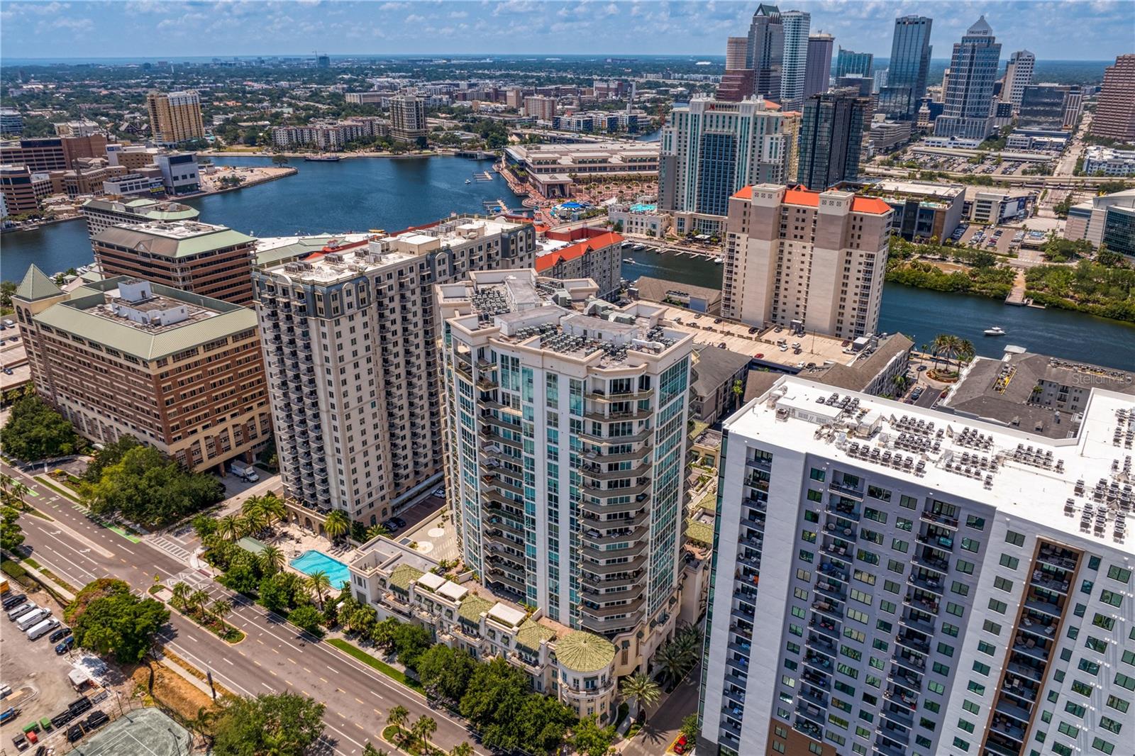 Image 3 of 52 For 450 Knights Run Avenue 1704