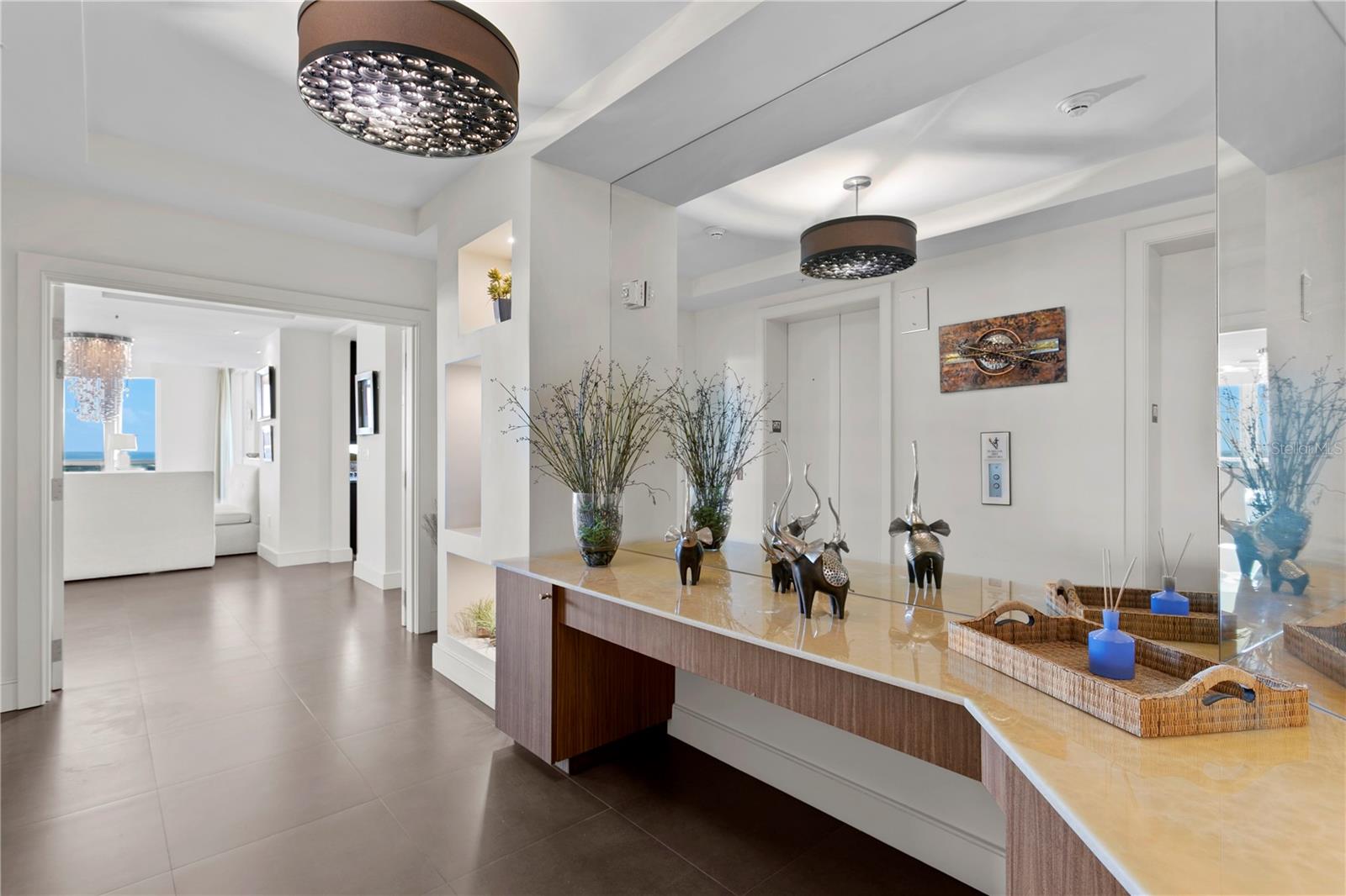 Image 32 of 52 For 450 Knights Run Avenue 1704