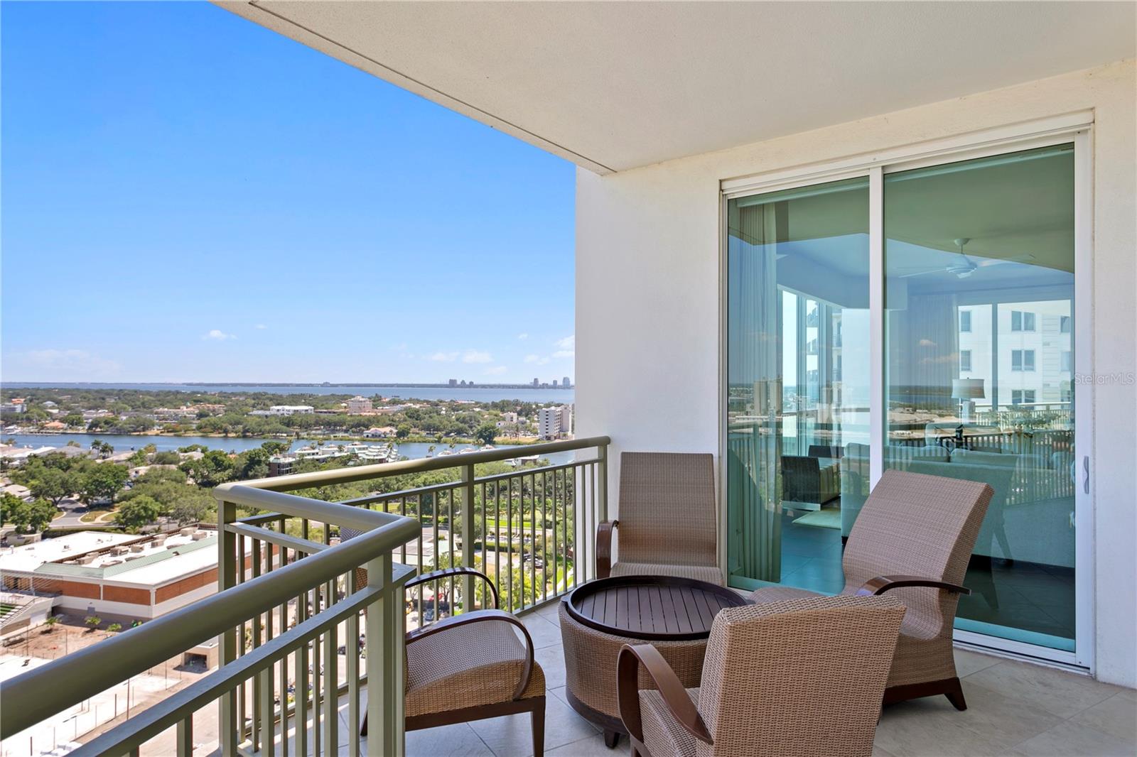 Image 35 of 52 For 450 Knights Run Avenue 1704