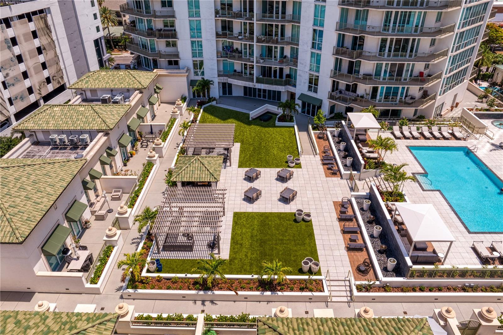 Image 38 of 52 For 450 Knights Run Avenue 1704