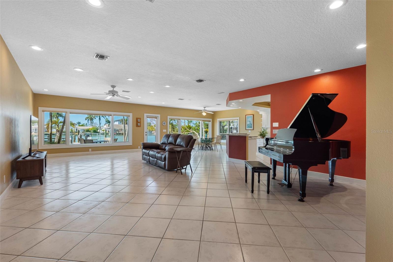 Image 16 of 79 For 11260 5th Street E