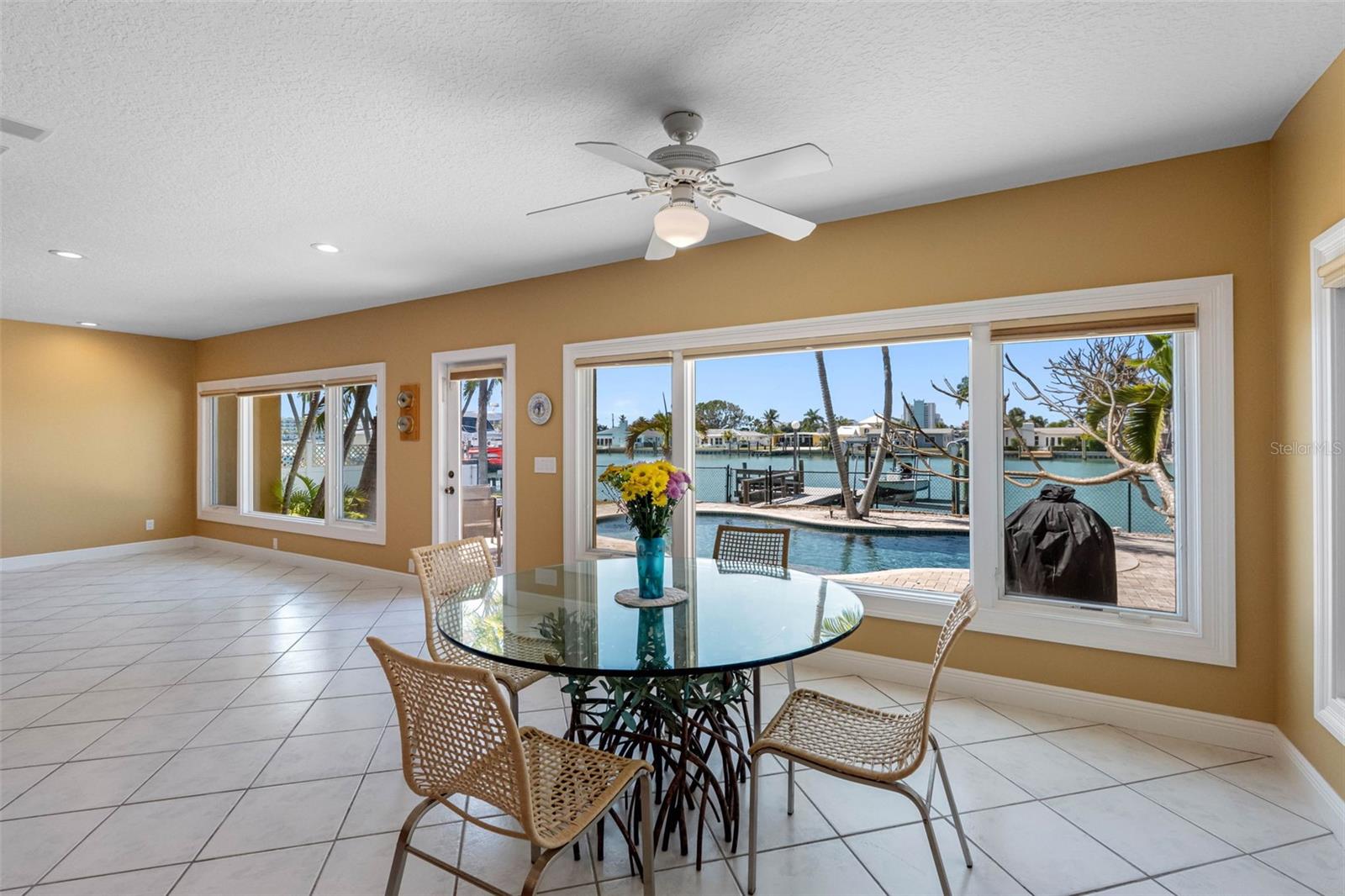 Image 20 of 79 For 11260 5th Street E