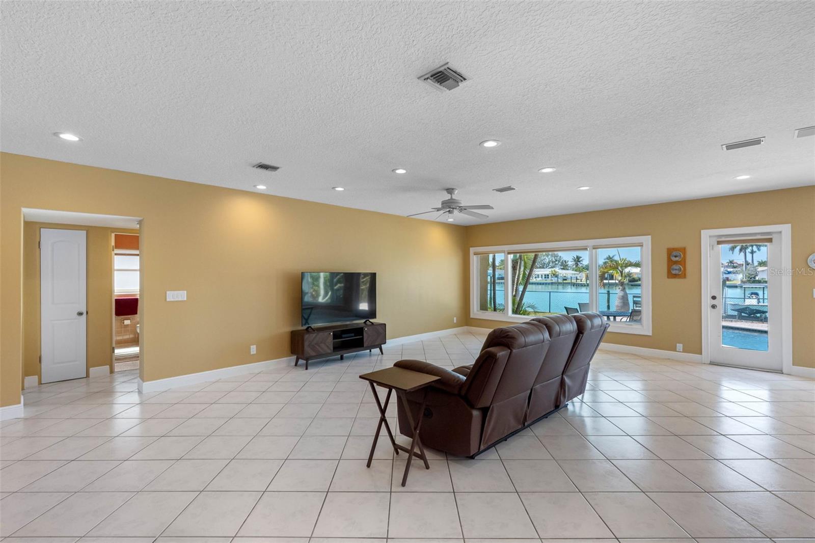 Image 30 of 79 For 11260 5th Street E