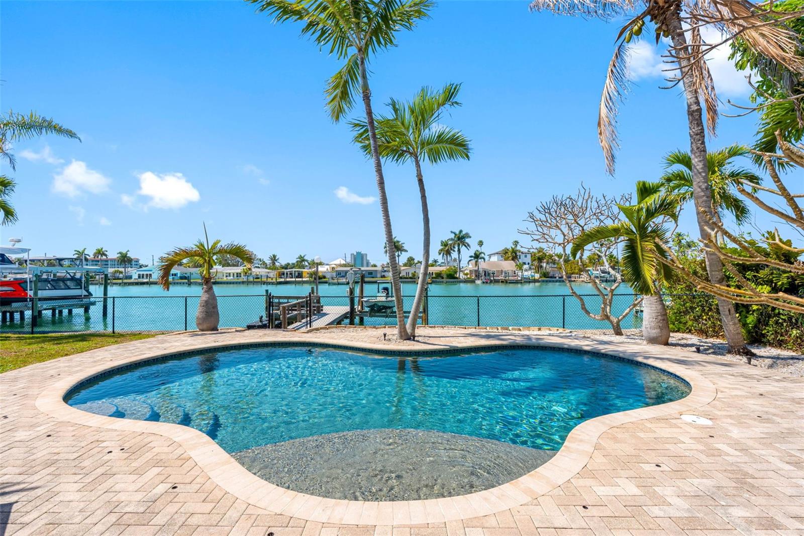 Image 9 of 79 For 11260 5th Street E