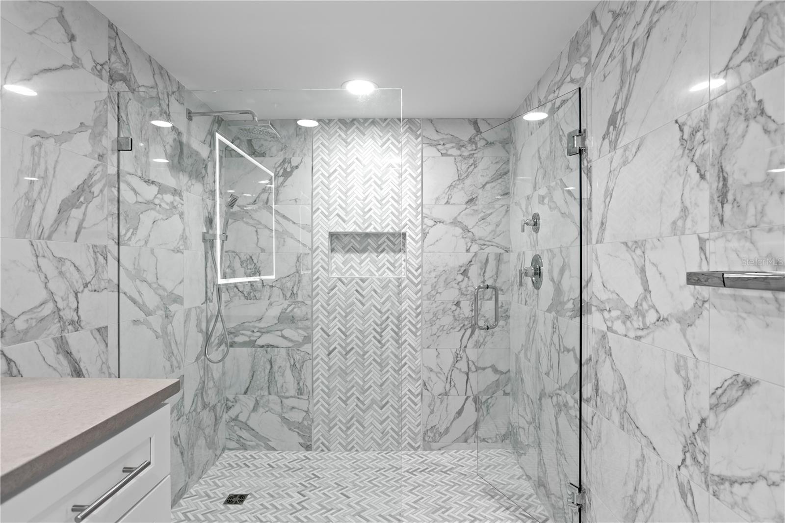 Image 22 of 46 For 3301 Bayshore Boulevard 806c