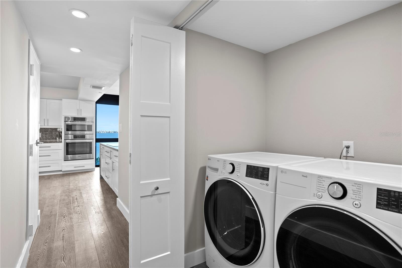 Image 27 of 46 For 3301 Bayshore Boulevard 806c