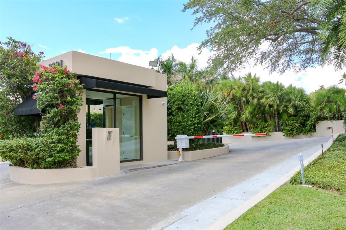 Image 30 of 46 For 3301 Bayshore Boulevard 806c