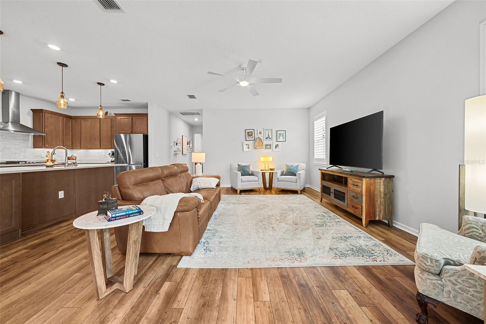 Listing photo id 19 for 19469 Sea Glass Circle