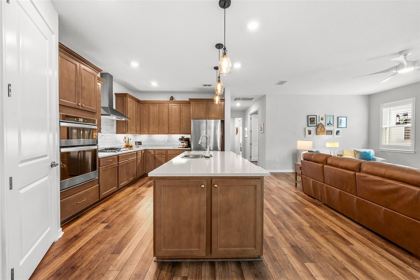 Listing photo id 27 for 19469 Sea Glass Circle