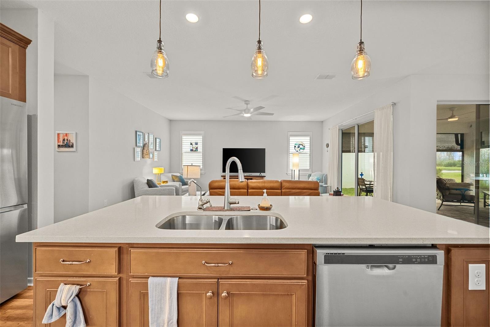 Listing photo id 29 for 19469 Sea Glass Circle