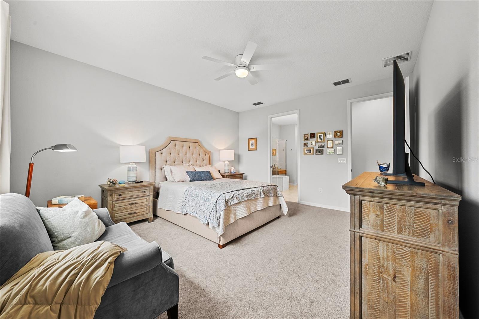 Listing photo id 34 for 19469 Sea Glass Circle