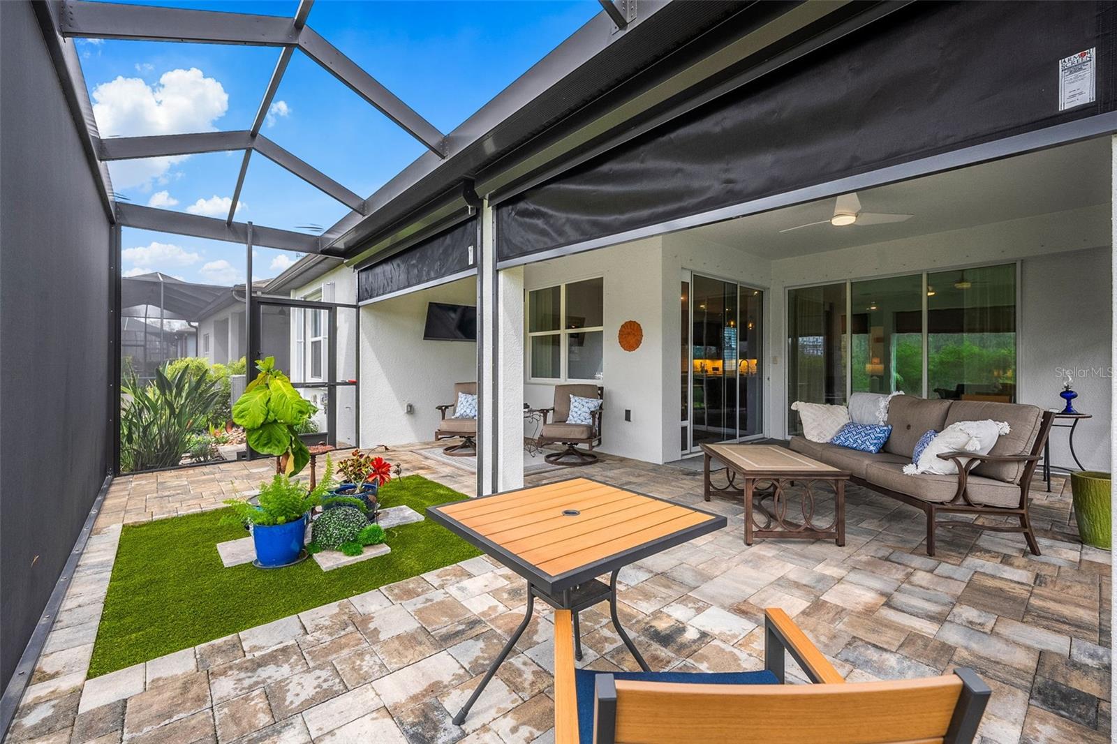 Listing photo id 45 for 19469 Sea Glass Circle