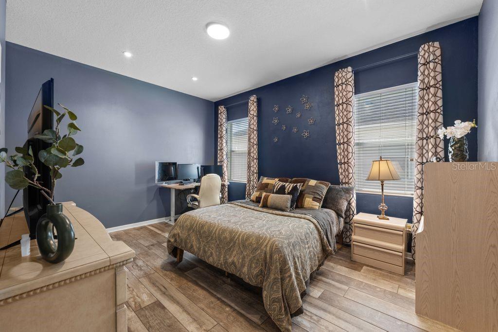 Image 18 of 41 For 11052 Ancient Futures Drive