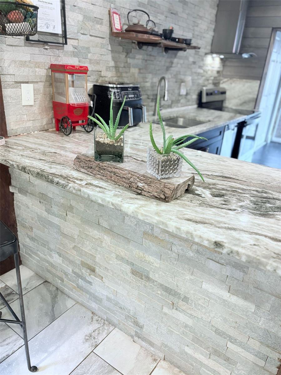 Image 12 of 39 For 10004 Memorial Highway