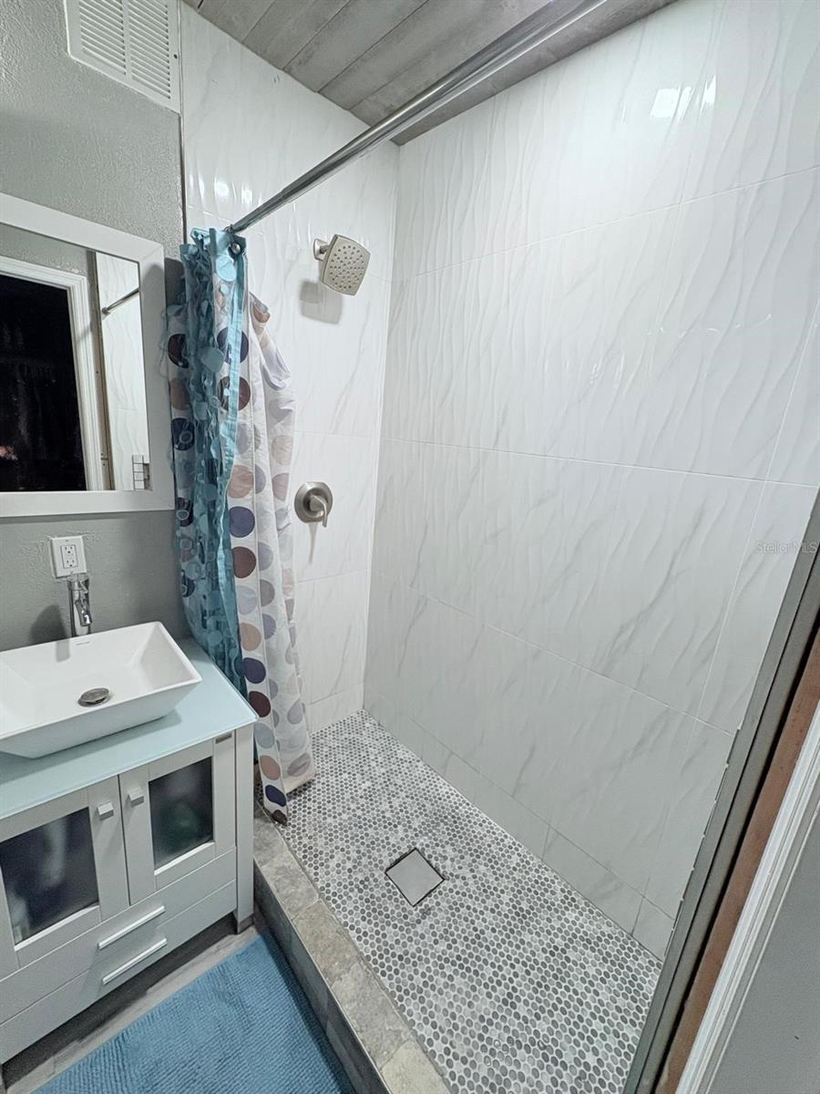 Image 23 of 39 For 10004 Memorial Highway