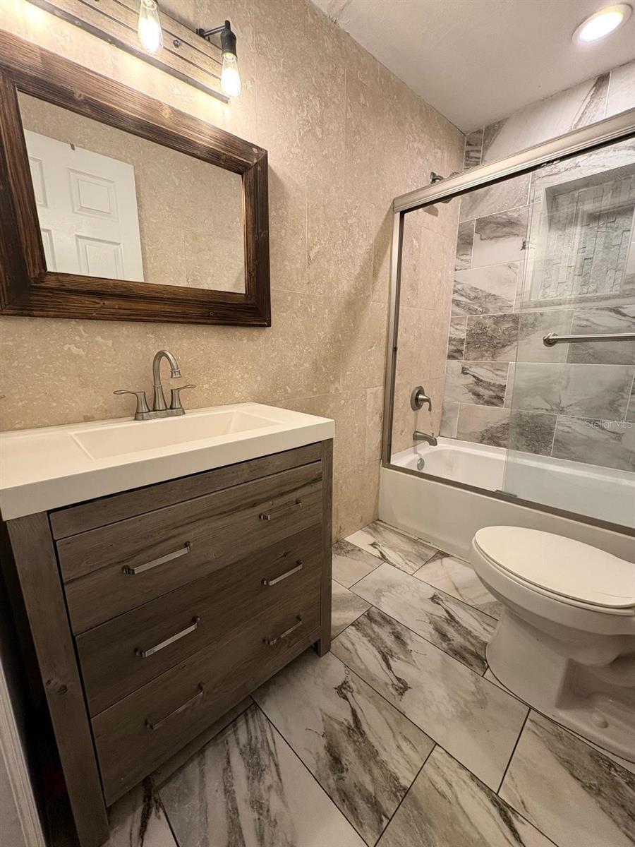 Image 27 of 39 For 10004 Memorial Highway