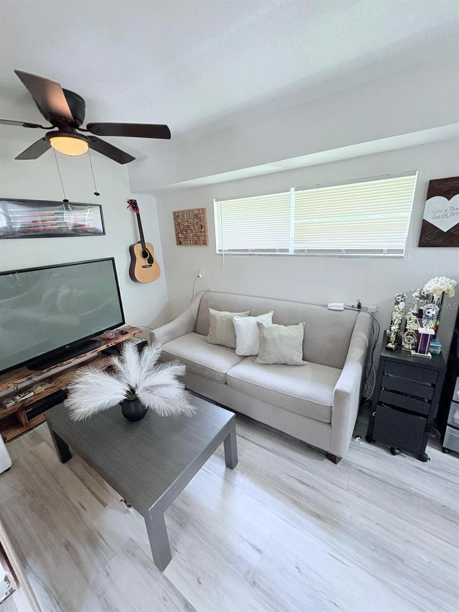 Image 29 of 39 For 10004 Memorial Highway