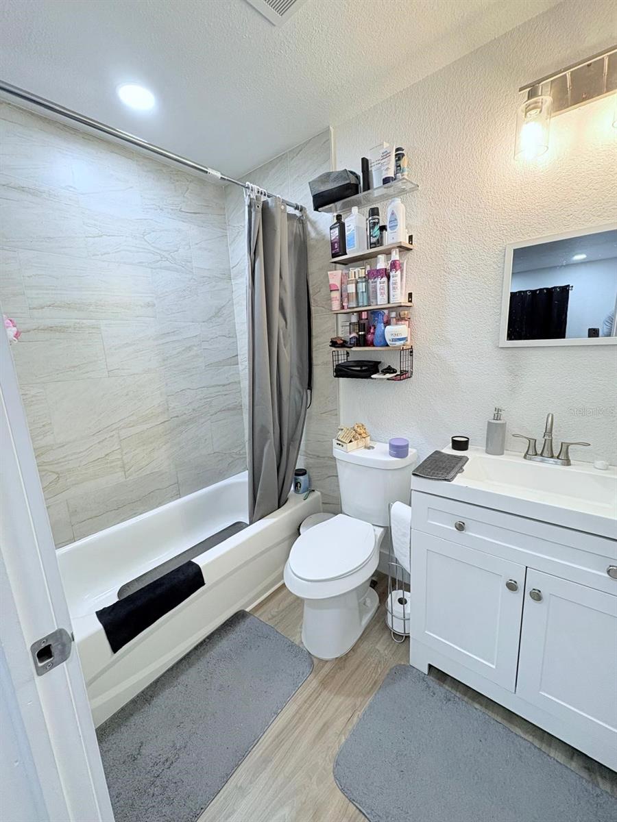 Image 37 of 39 For 10004 Memorial Highway