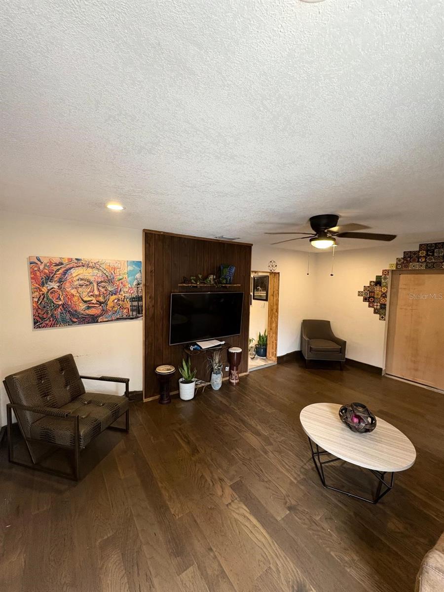 Image 7 of 39 For 10004 Memorial Highway