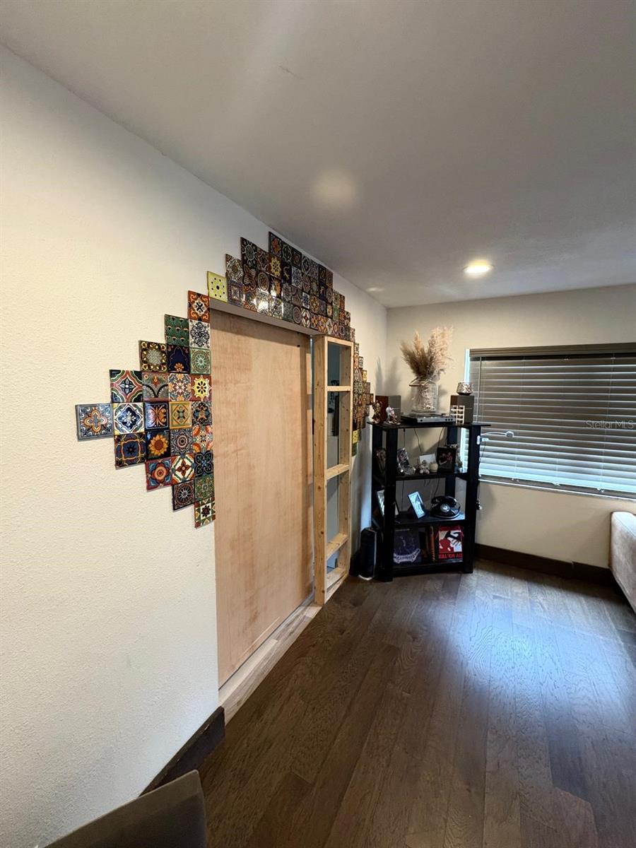 Image 9 of 39 For 10004 Memorial Highway