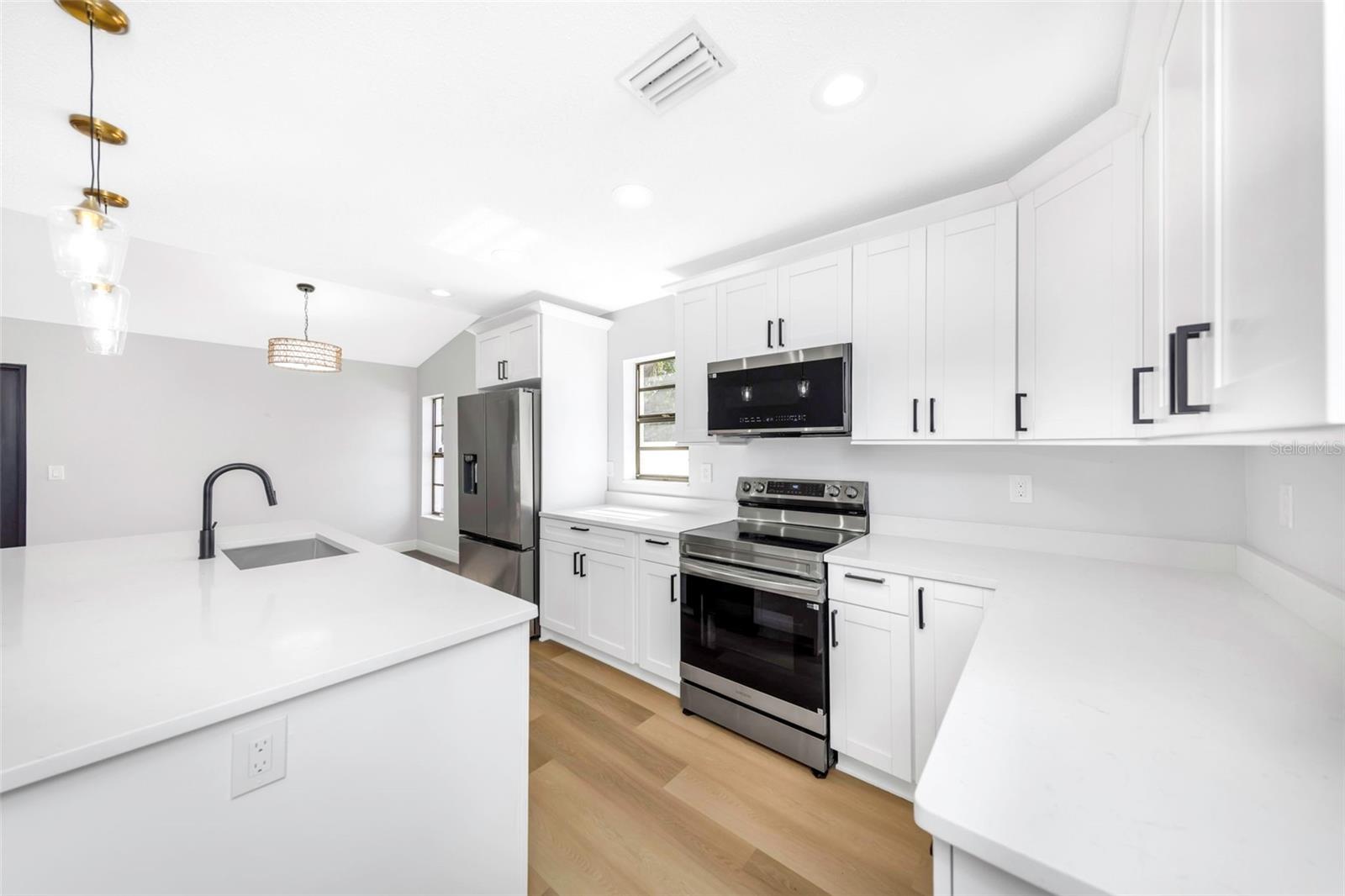 Image 18 of 54 For 8315 Temple Place