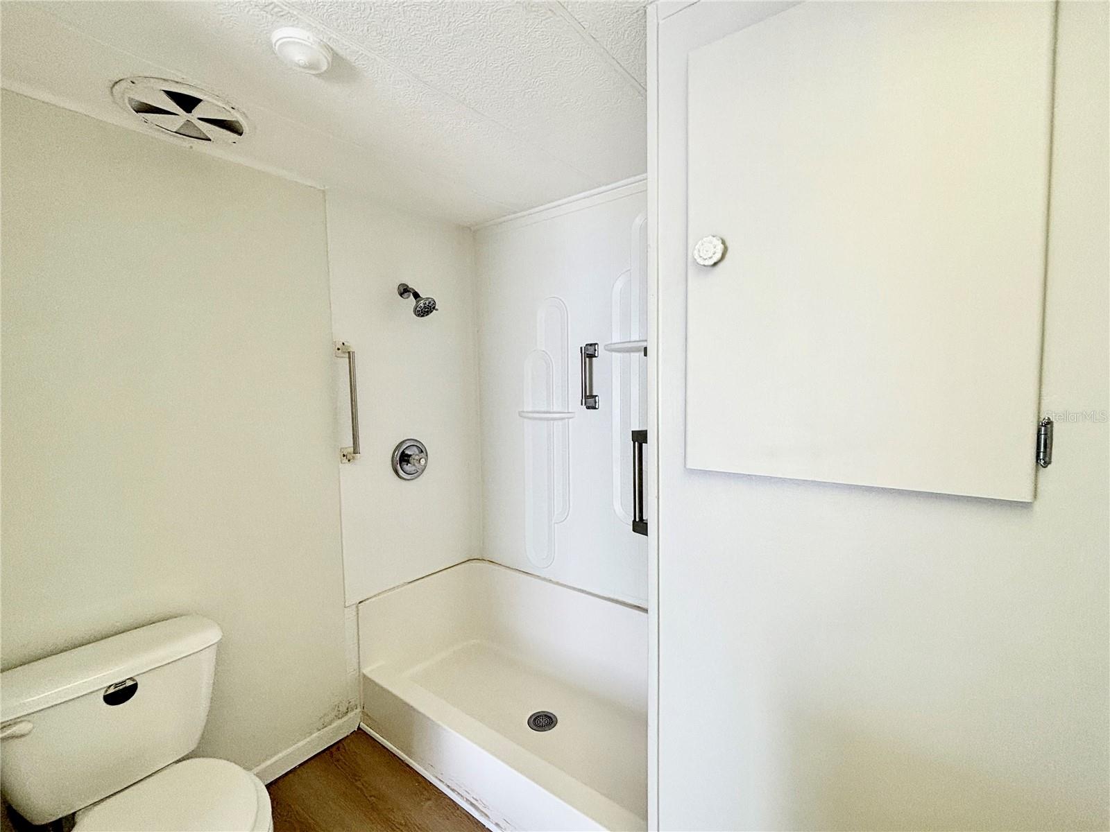 Listing photo id 8 for 7028 Mount Jupiter Drive Ne 601