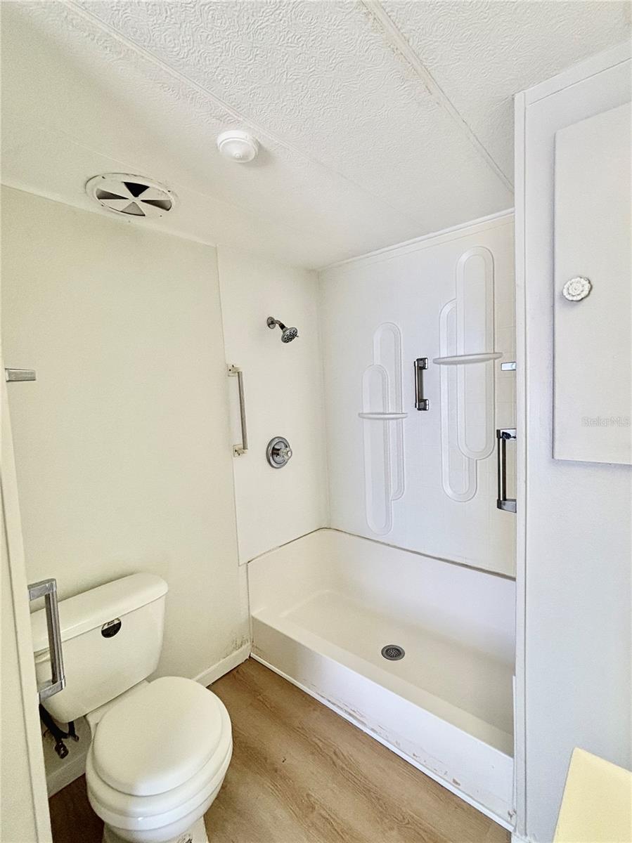 Listing photo id 9 for 7028 Mount Jupiter Drive Ne 601