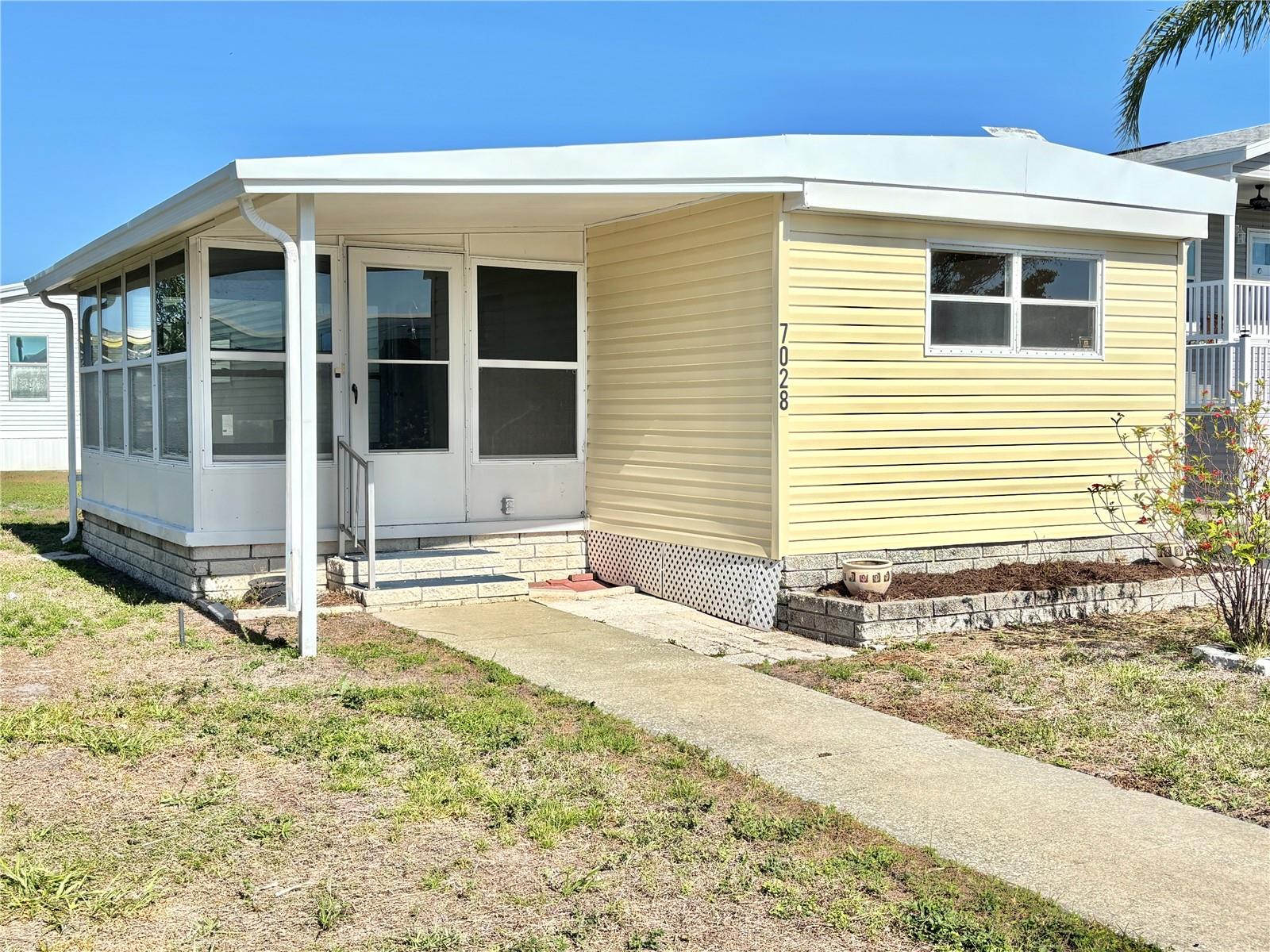 Listing photo id 0 for 7028 Mount Jupiter Drive Ne 601