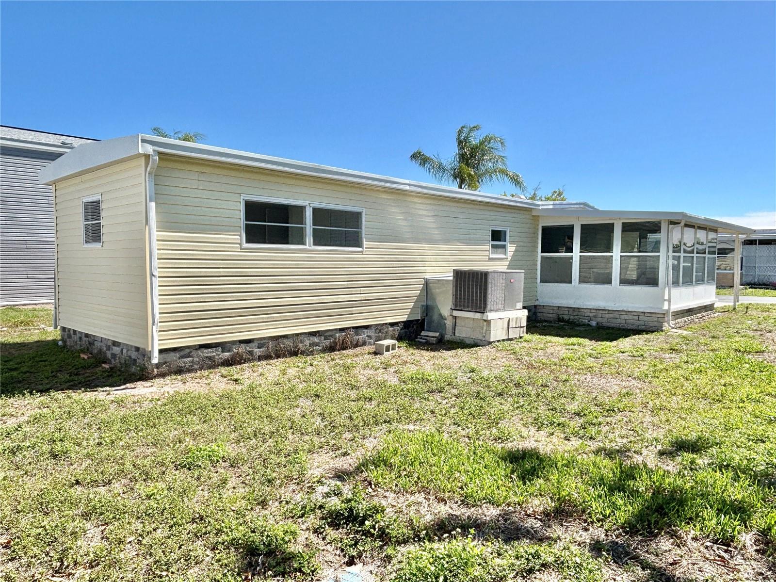 Listing photo id 19 for 7028 Mount Jupiter Drive Ne 601