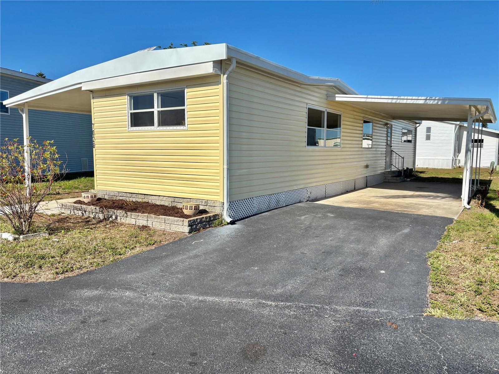 Listing photo id 1 for 7028 Mount Jupiter Drive Ne 601