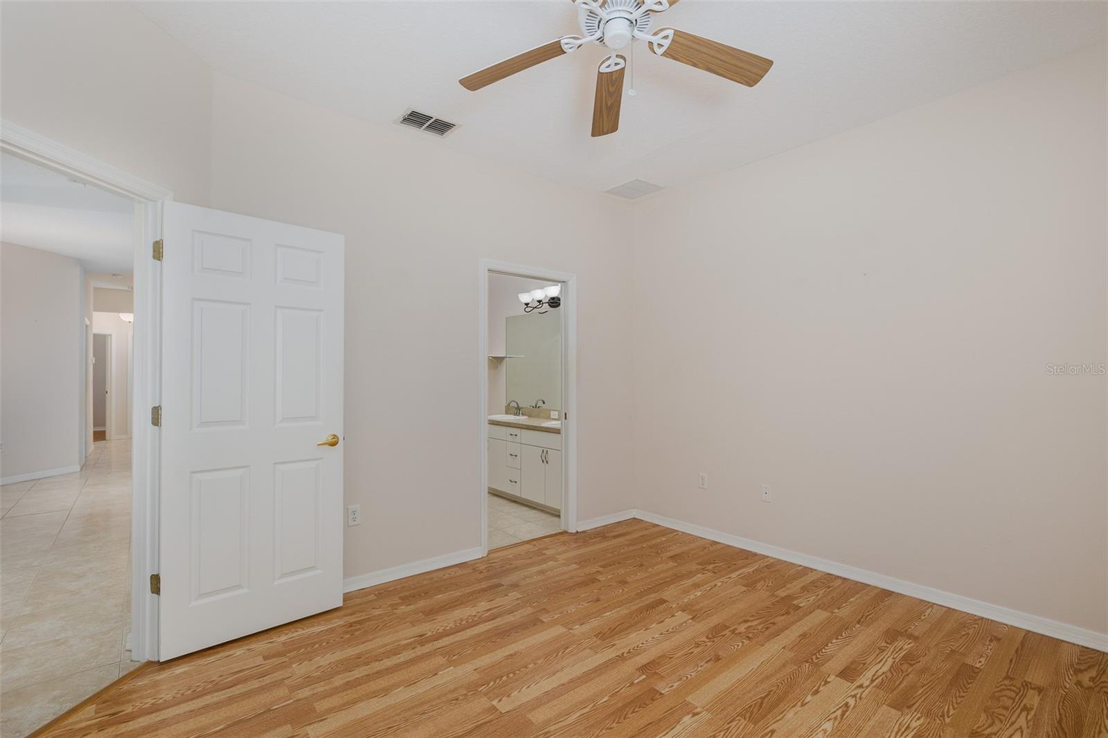 Image 18 of 41 For 11142 Port Douglas Drive