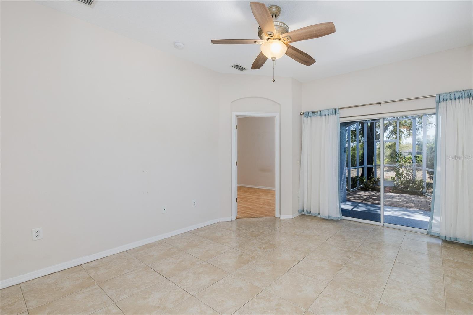 Image 9 of 41 For 11142 Port Douglas Drive