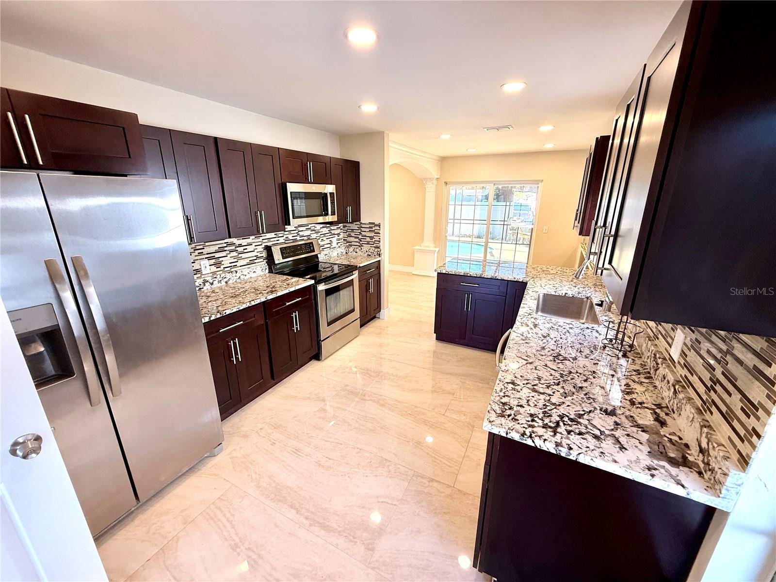 Image 14 of 45 For 9026 Dixiana Villa Cir