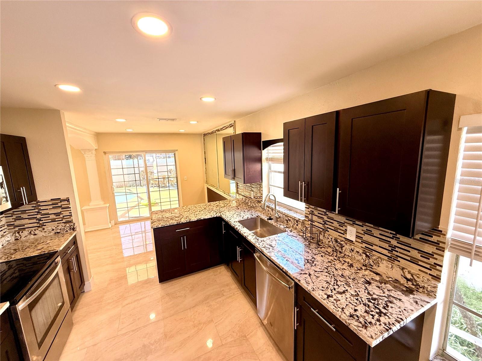 Image 15 of 45 For 9026 Dixiana Villa Cir