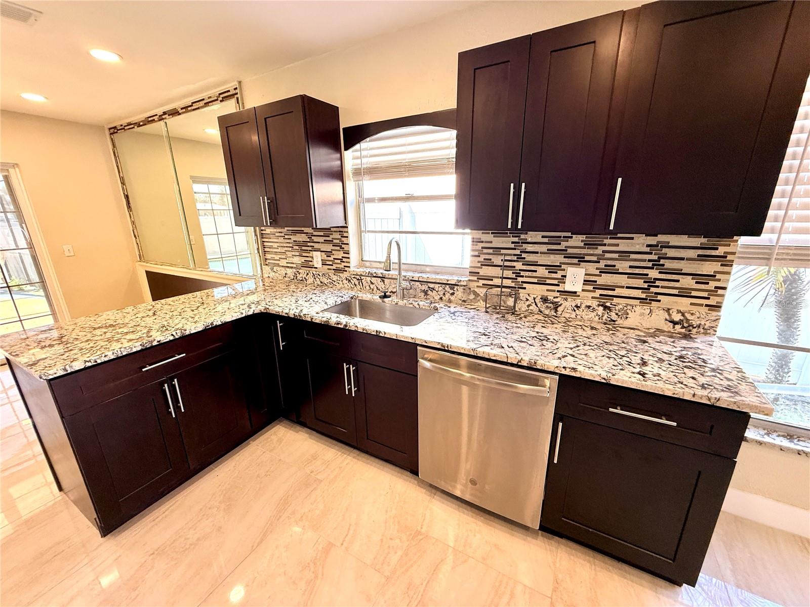 Image 16 of 45 For 9026 Dixiana Villa Cir