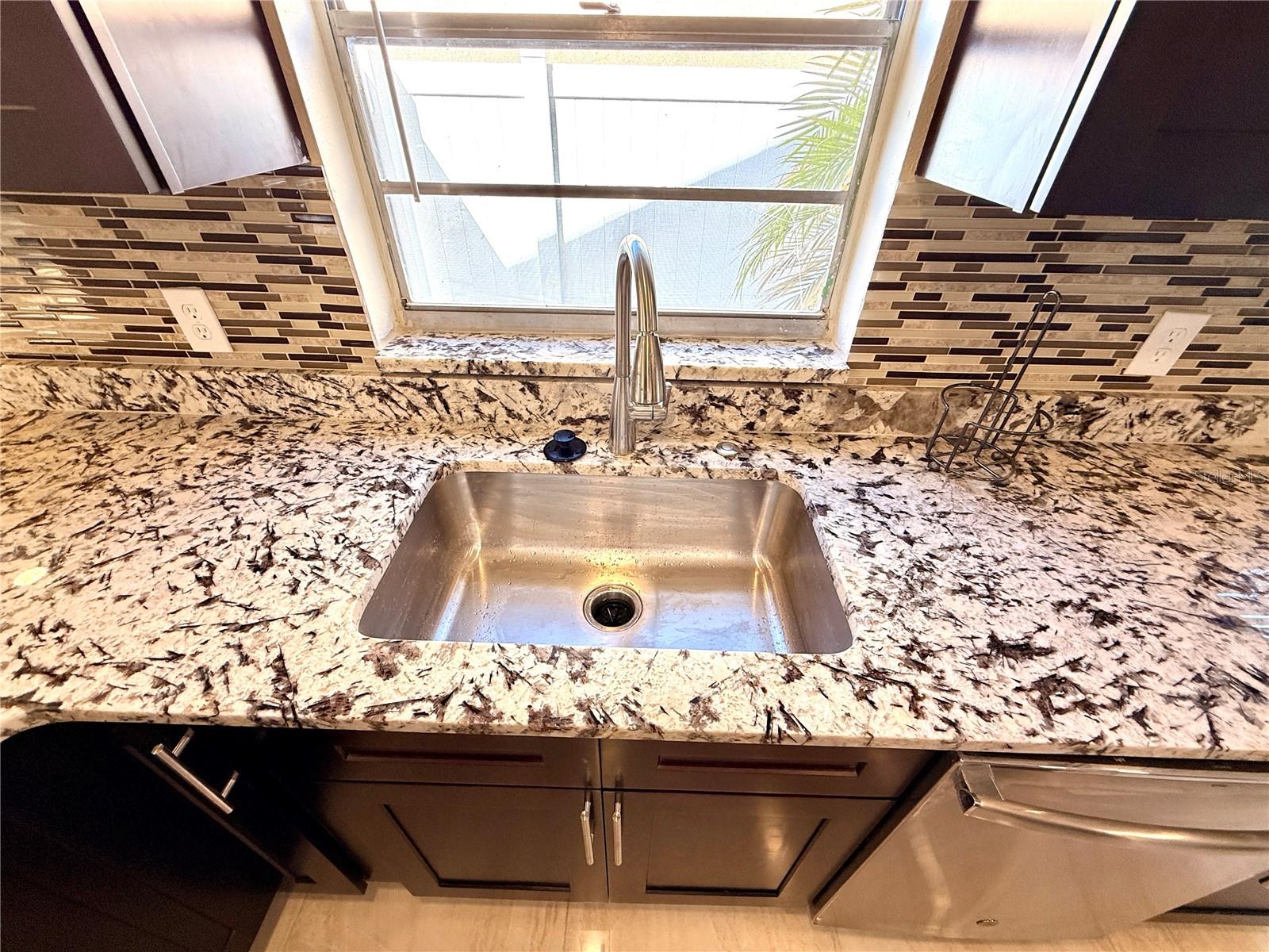 Image 18 of 45 For 9026 Dixiana Villa Cir