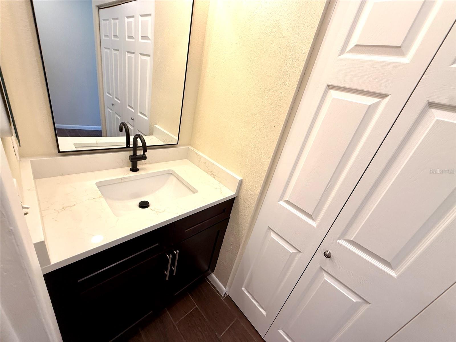 Image 24 of 45 For 9026 Dixiana Villa Cir