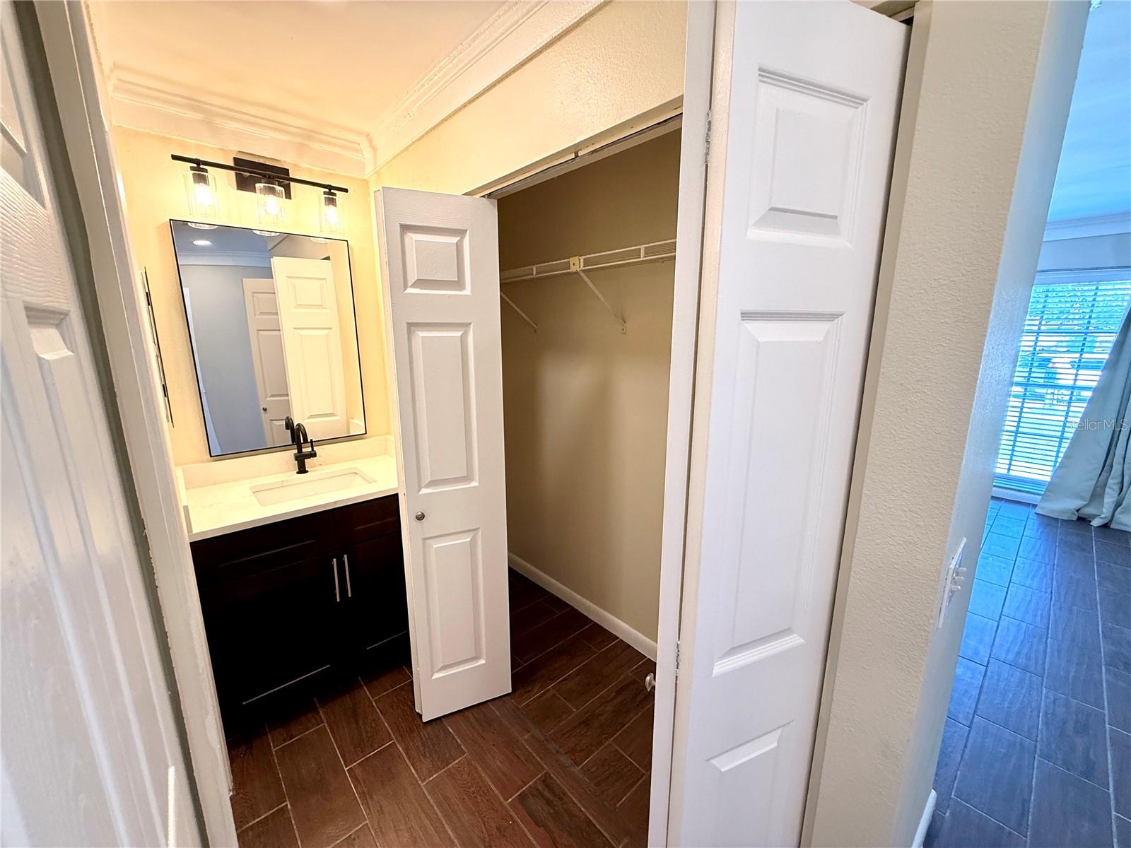 Image 25 of 45 For 9026 Dixiana Villa Cir