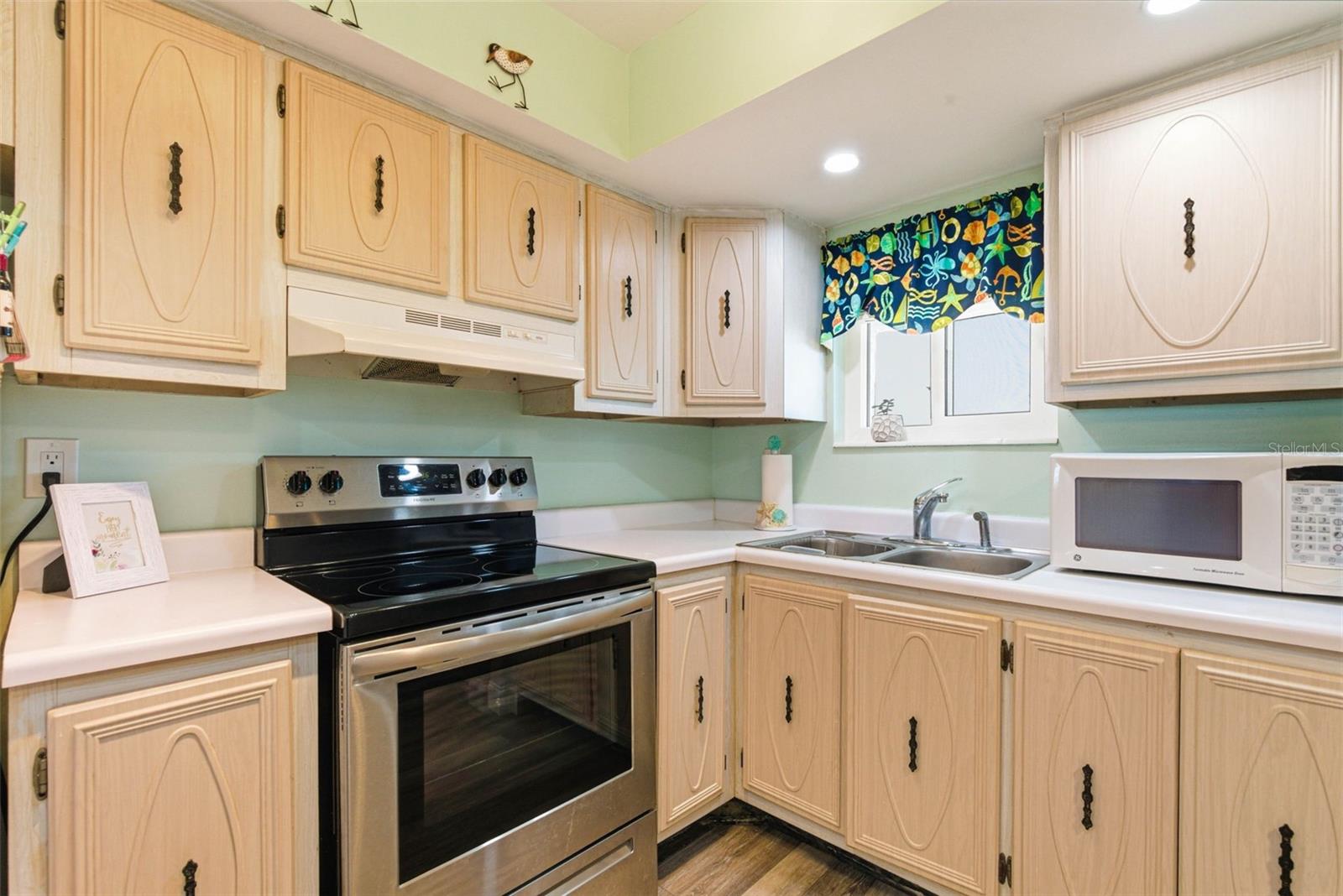 Image 7 of 42 For 801 83rd Avenue N 510